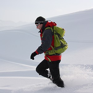 Mann im Schnee