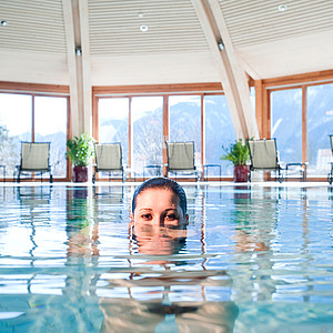 Biohotel Daberer Schwimmen im Innenpool