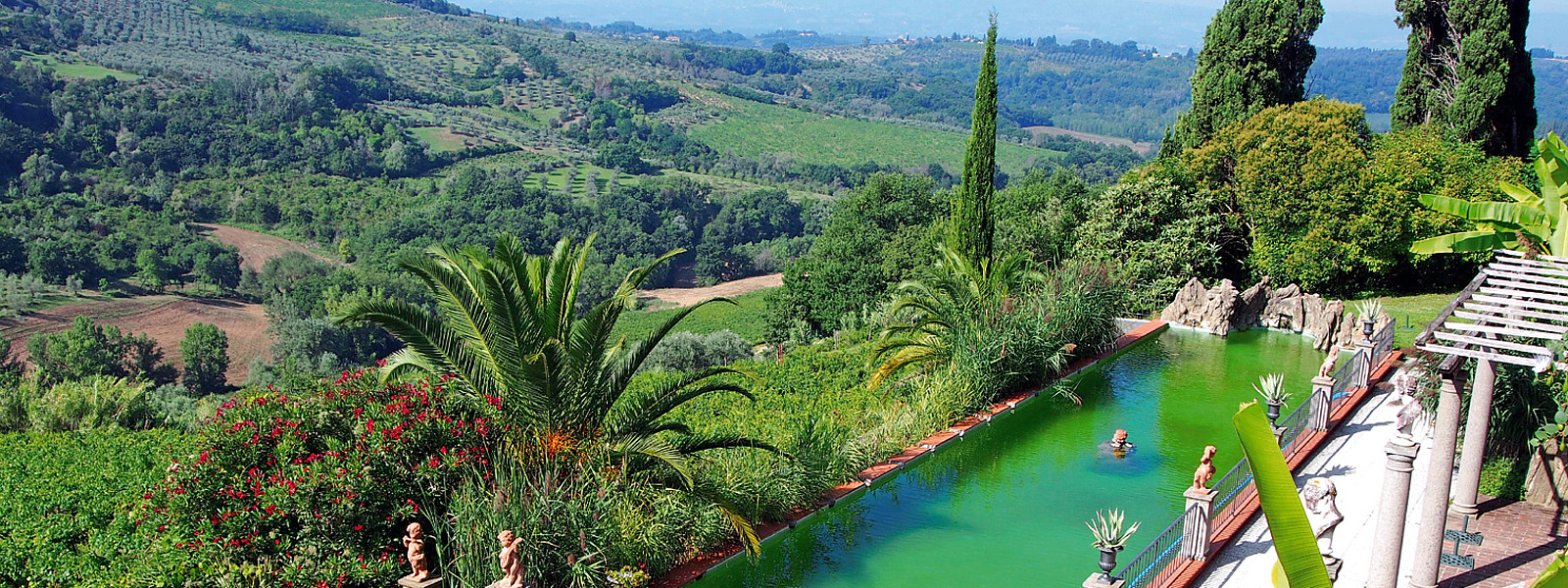 Pool der Villa Spoiano