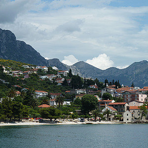 Umgebung des Franziskanerklosters in Zaostrog in Kroatien