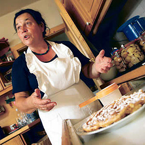 Amalie Höller, Mali