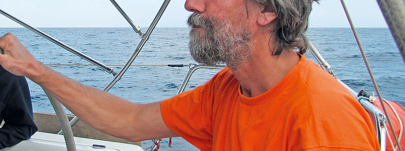 Bruno Peters auf Segelschiff
