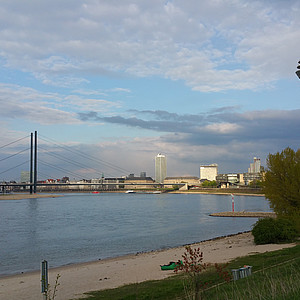 Sonja - NRW, Neanderland - Rhein in Düsseldorf
