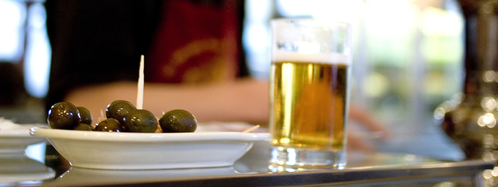 schwarze Oliven, Tapas