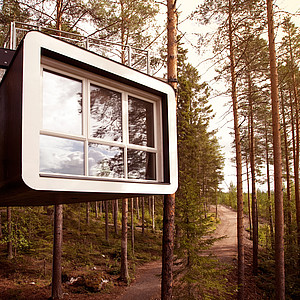 Baumhaus Cabin in Schweden
