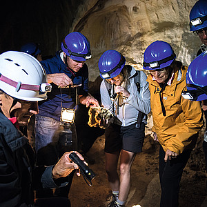 Luzern_Entlebuch_Exkursion Karst und Hoehle_Gruppe in der Hoehle_Schrattenfluh_Soerenberg_Andre Meier